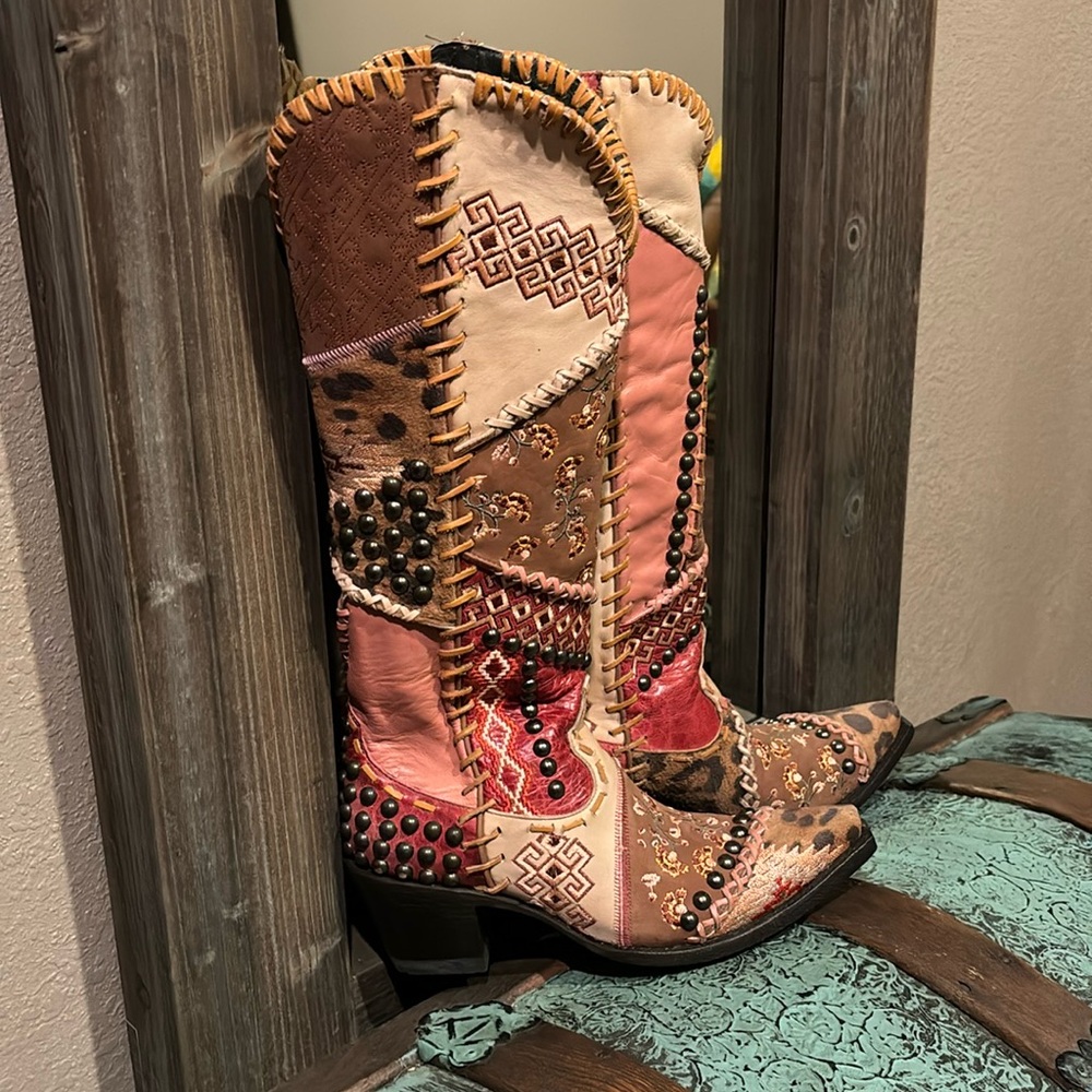 New never worn no box, Purchased 1/2 size too small 8.5Blowouts DD ranchwear